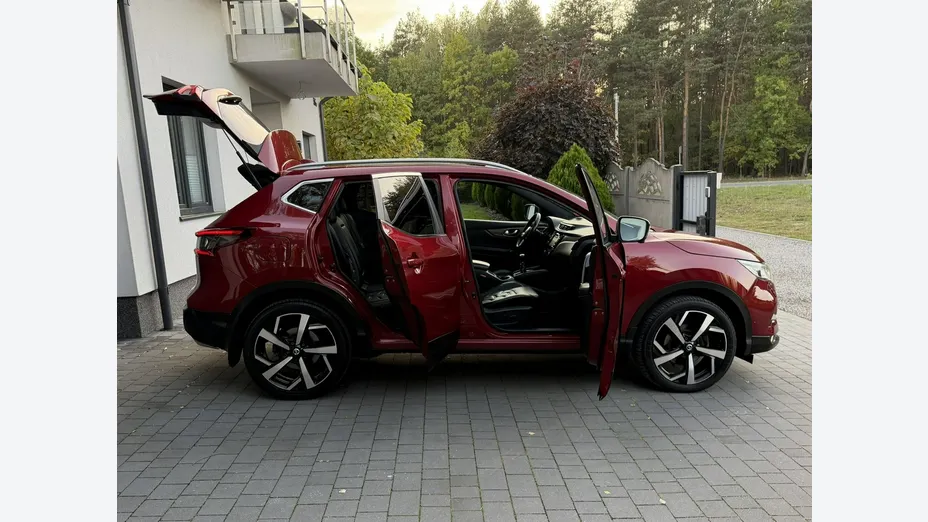 NISSAN Qashqai -