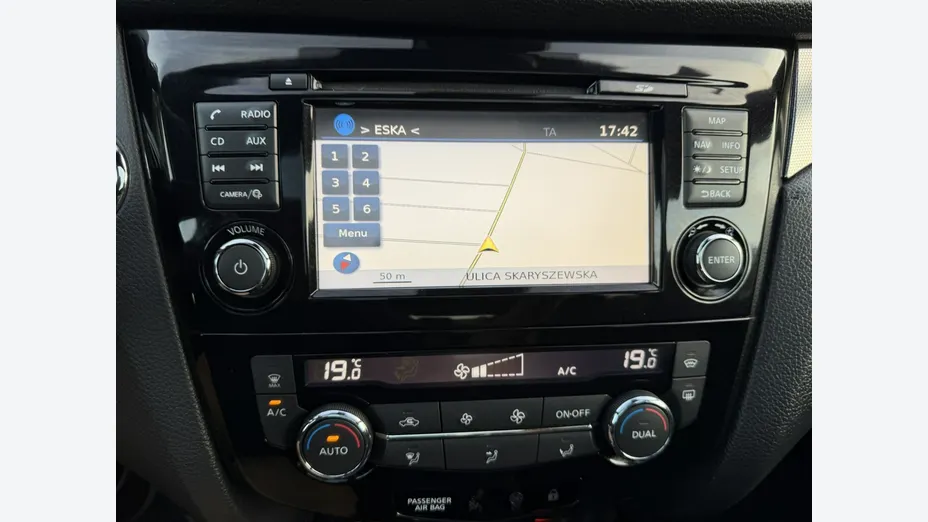 NISSAN Qashqai -
