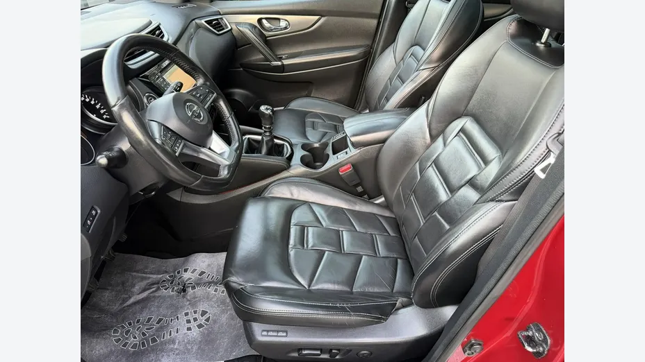 NISSAN Qashqai -