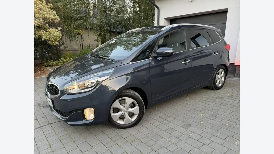 KIA Carens -