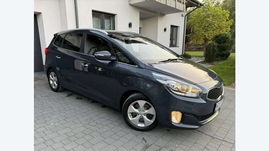 KIA Carens -