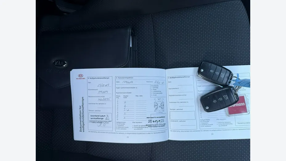 KIA Carens -