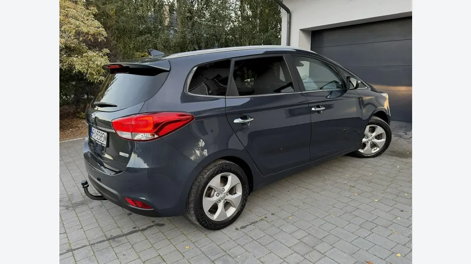 KIA Carens -