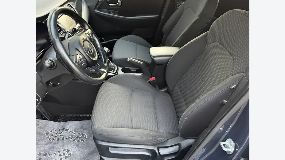 KIA Carens -