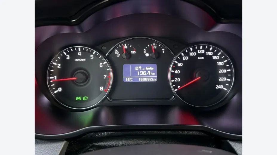 KIA Carens -