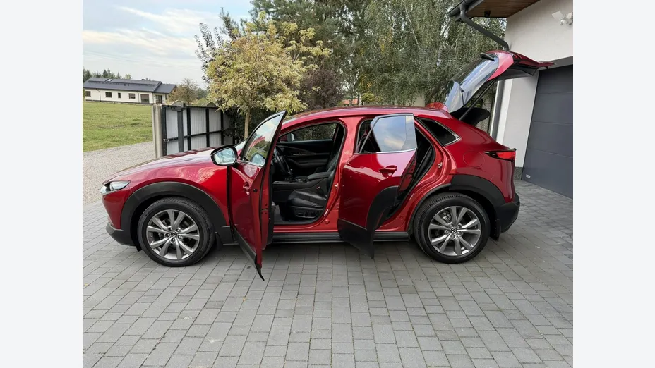 MAZDA CX-30 -