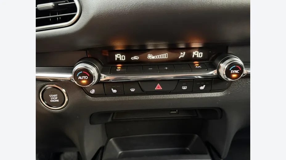 MAZDA CX-30 -