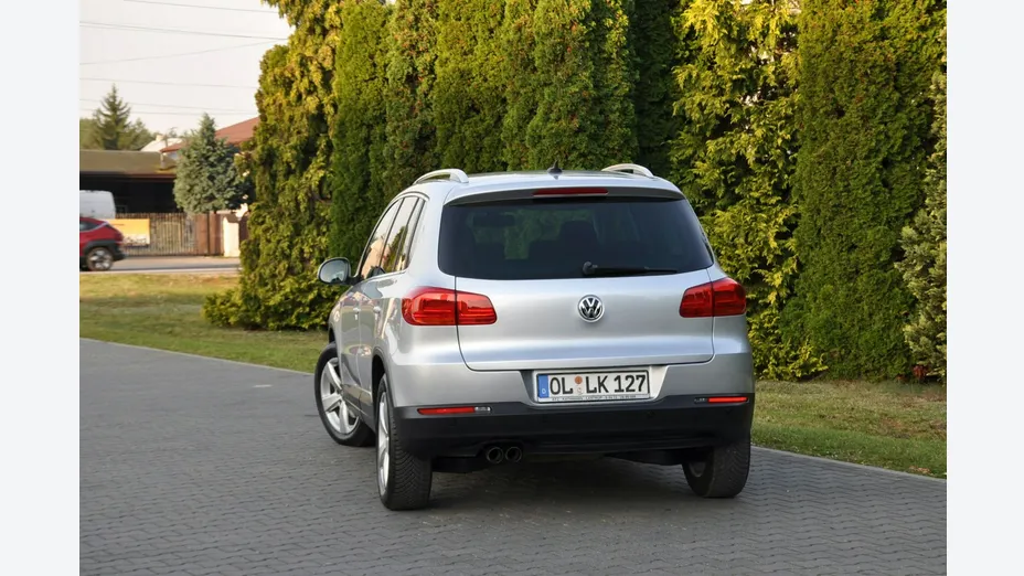 VOLKSWAGEN Tiguan -