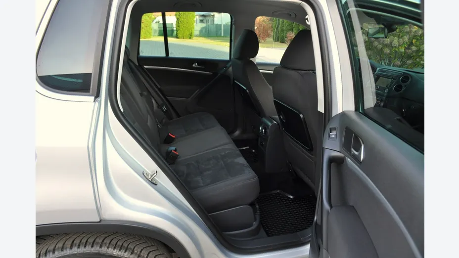 VOLKSWAGEN Tiguan -