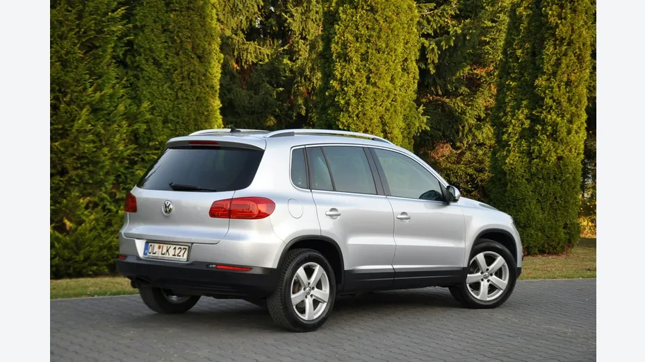 VOLKSWAGEN Tiguan -