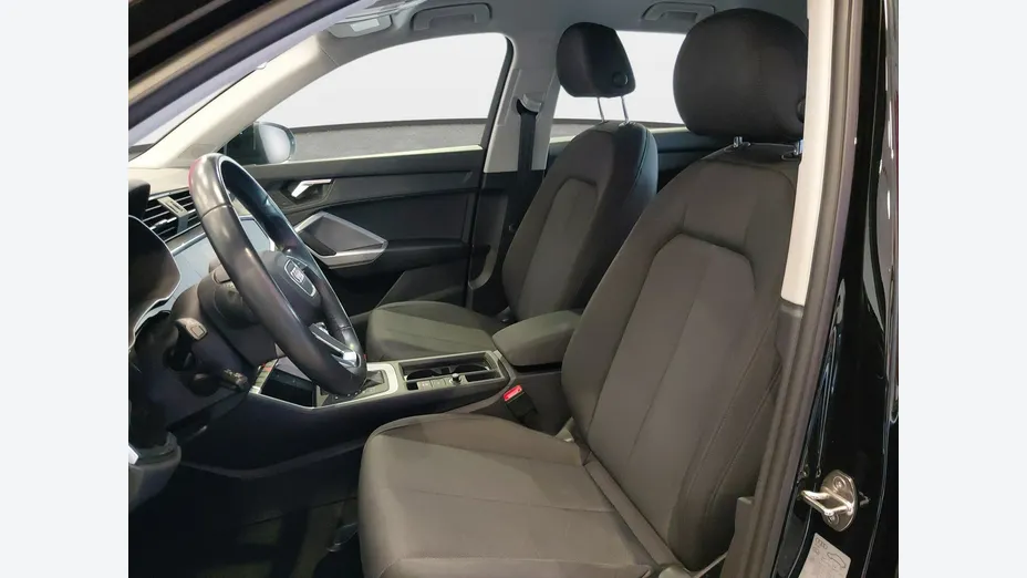 AUDI Q3 -