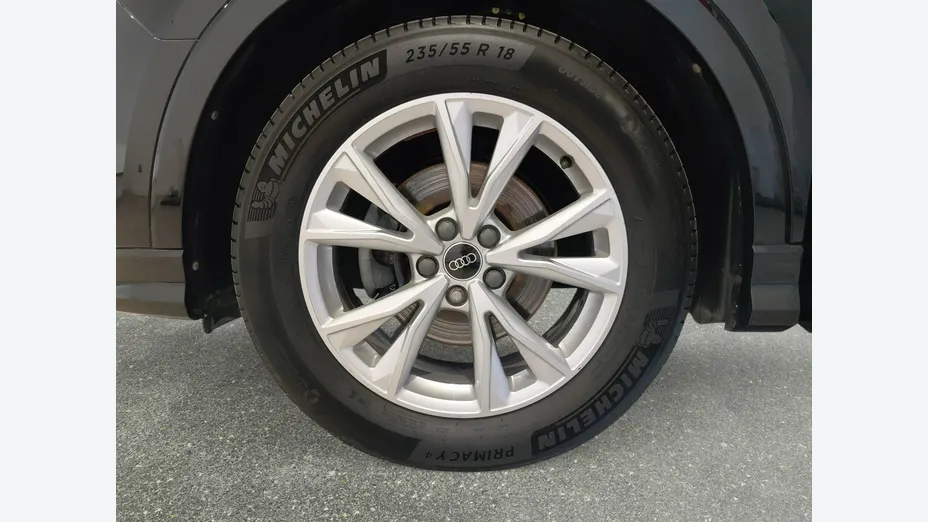 AUDI Q3 -