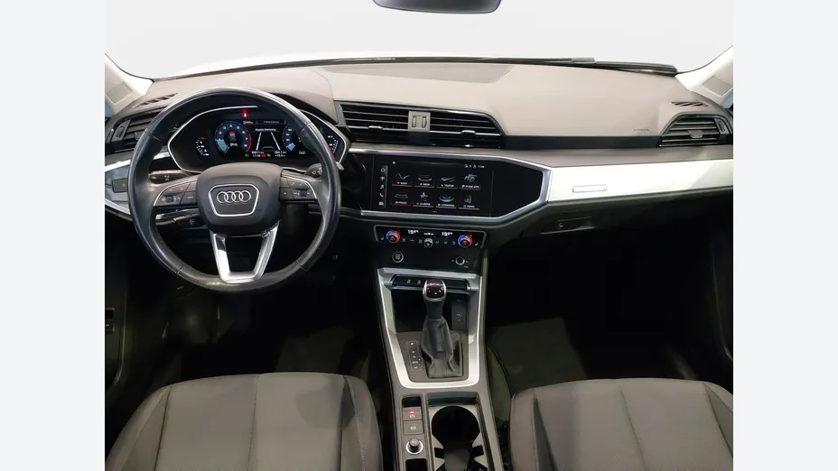 AUDI Q3 -