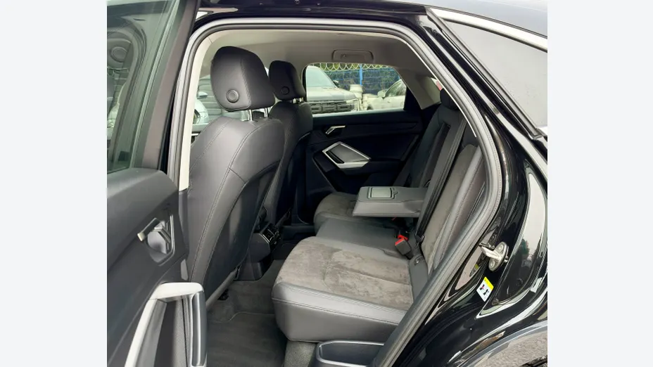 AUDI Q3 Sportback -