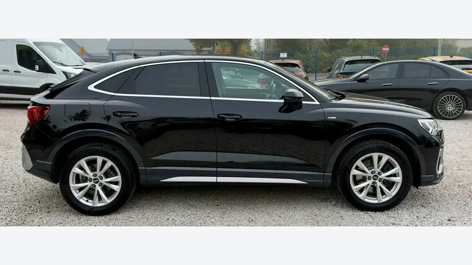 AUDI Q3 Sportback -