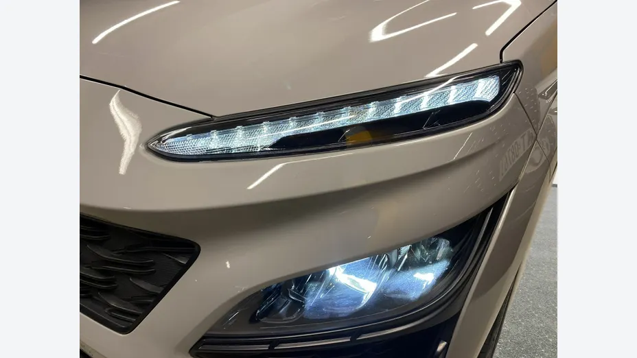 HYUNDAI Kona -