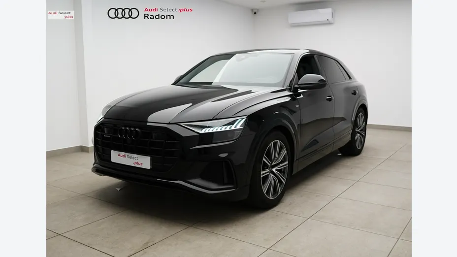 AUDI Q8 -