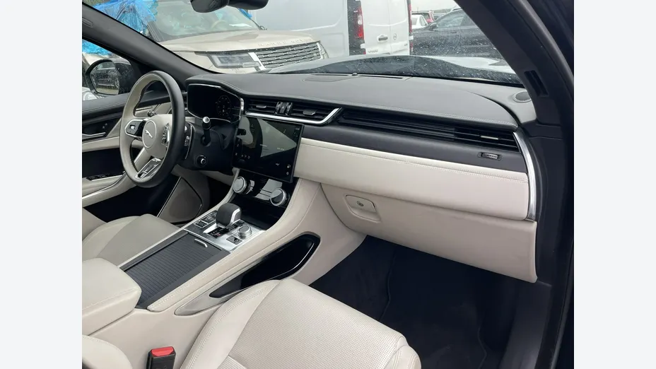 JAGUAR F-Pace -