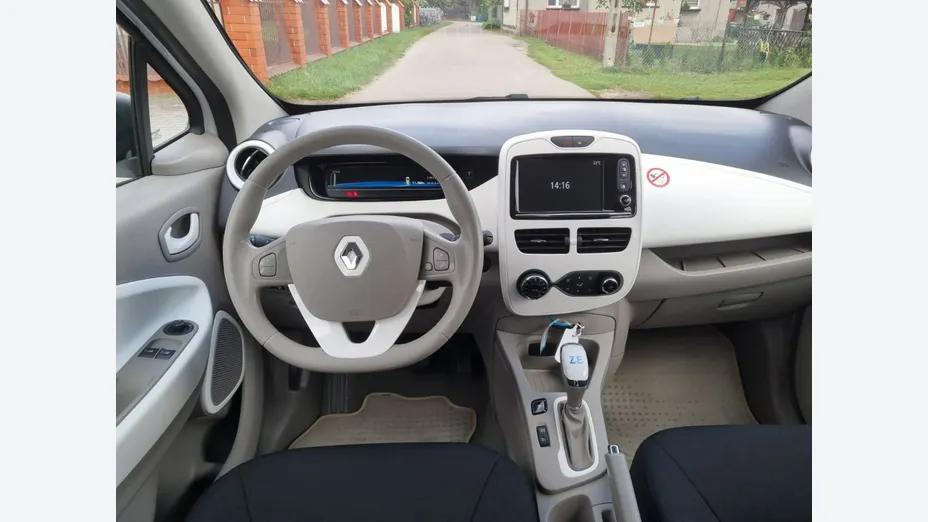 RENAULT ZOE -