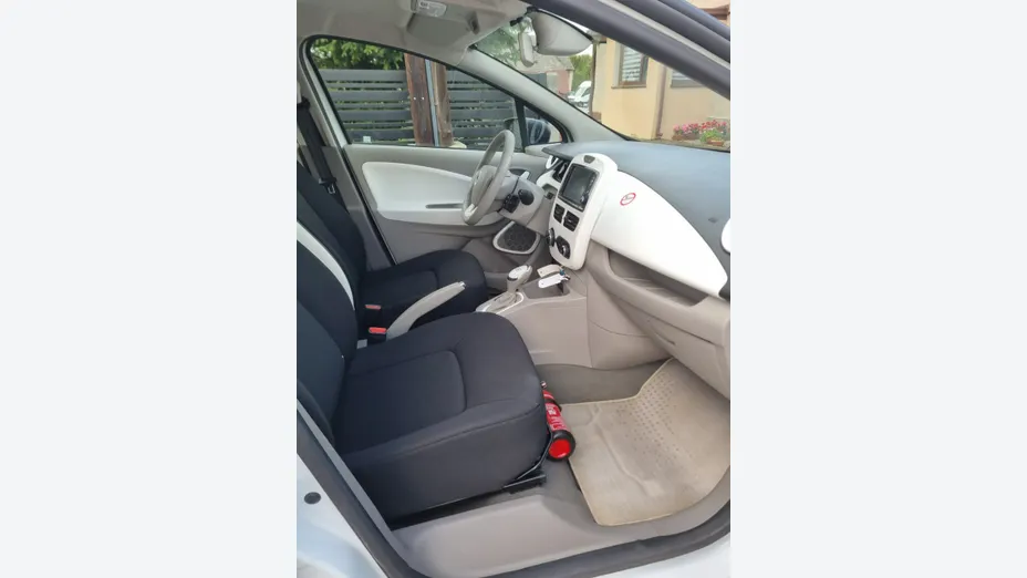 RENAULT ZOE -