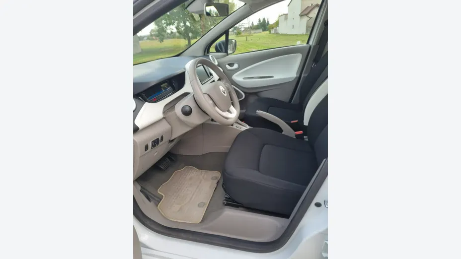 RENAULT ZOE -