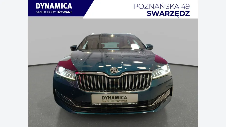 SKODA Superb -