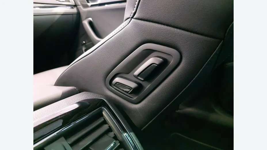 SKODA Superb -