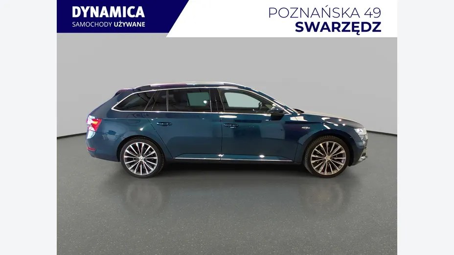 SKODA Superb -