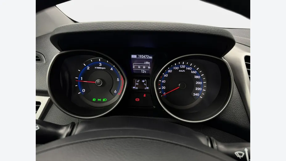 HYUNDAI i30 -