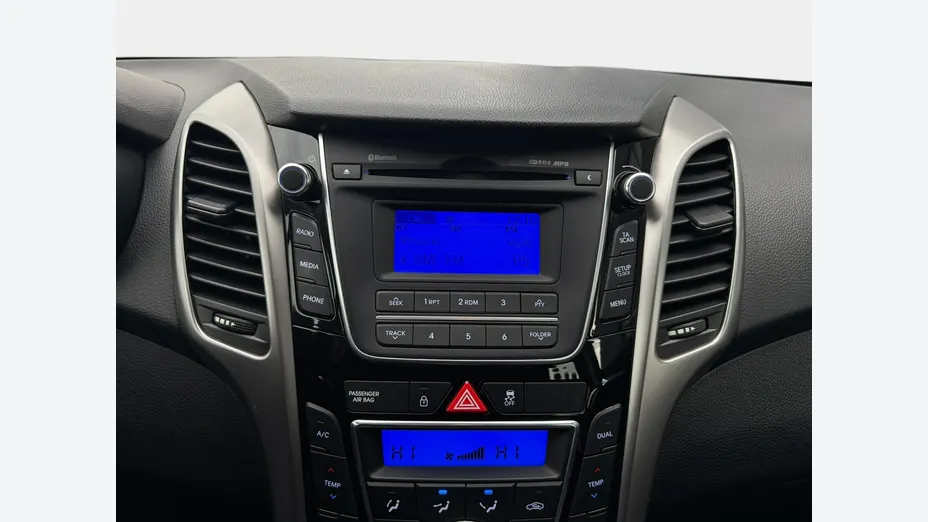 HYUNDAI i30 -