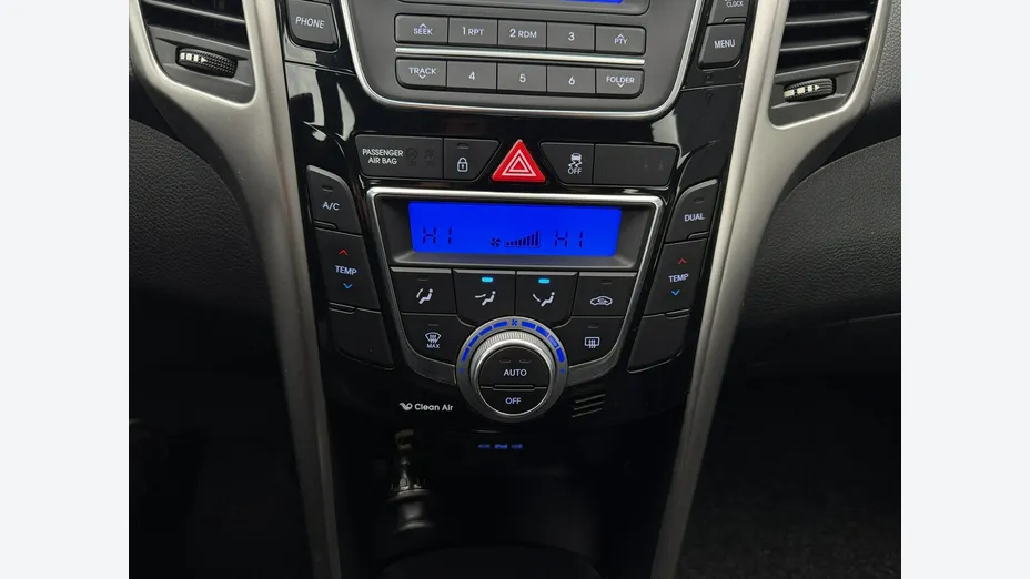 HYUNDAI i30 -