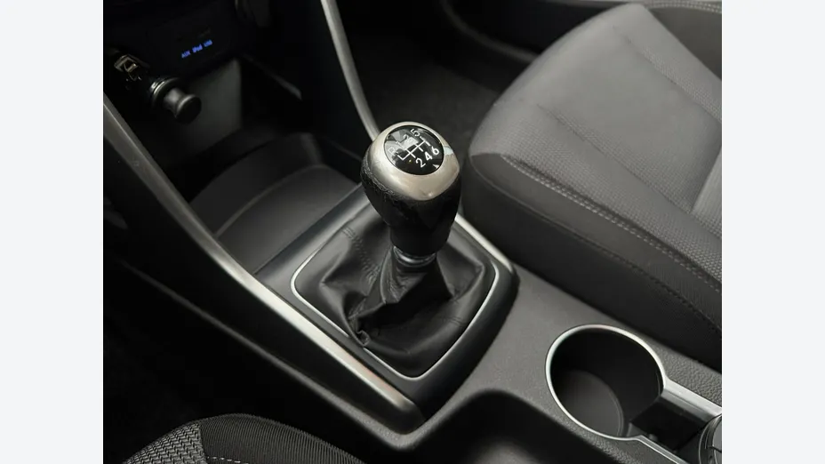 HYUNDAI i30 -