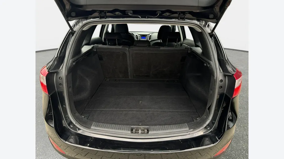 HYUNDAI i30 -
