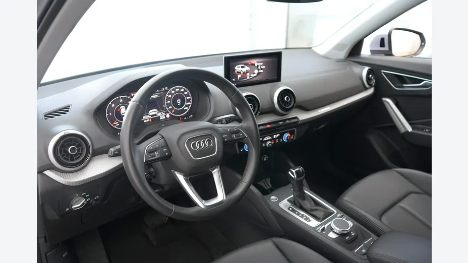 AUDI Q2 -