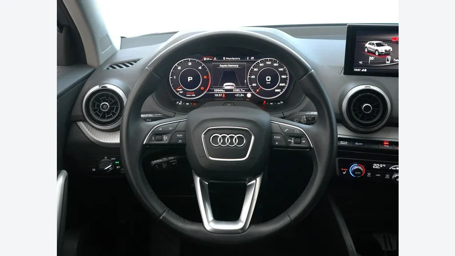 AUDI Q2 -