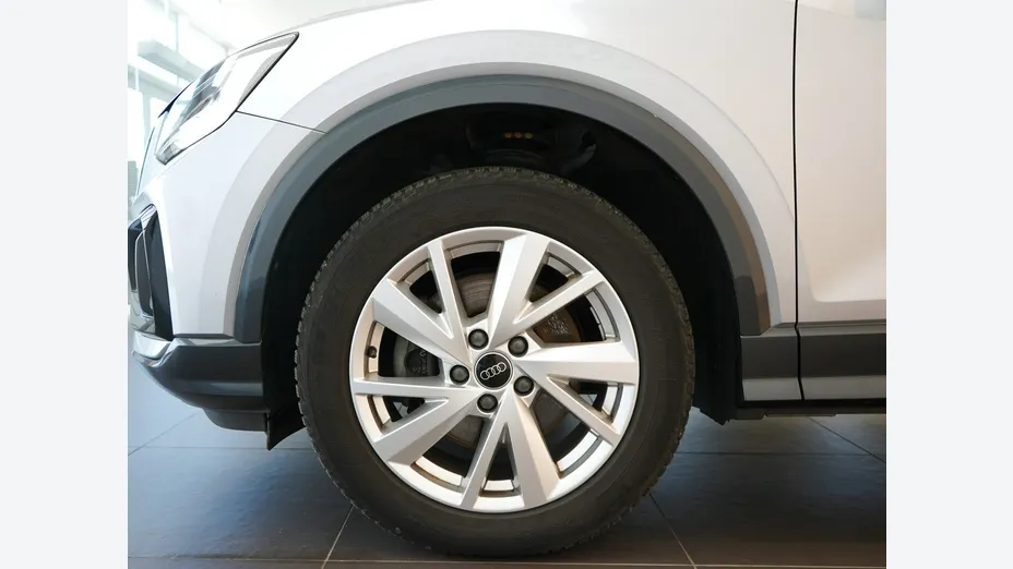 AUDI Q2 -