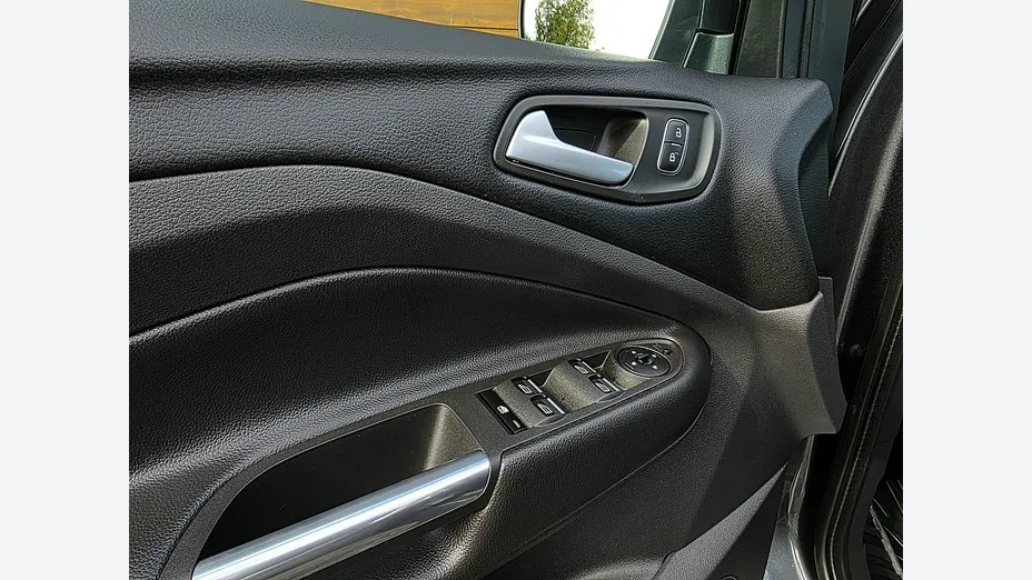 FORD Kuga -