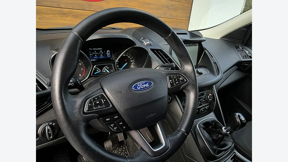 FORD Kuga -