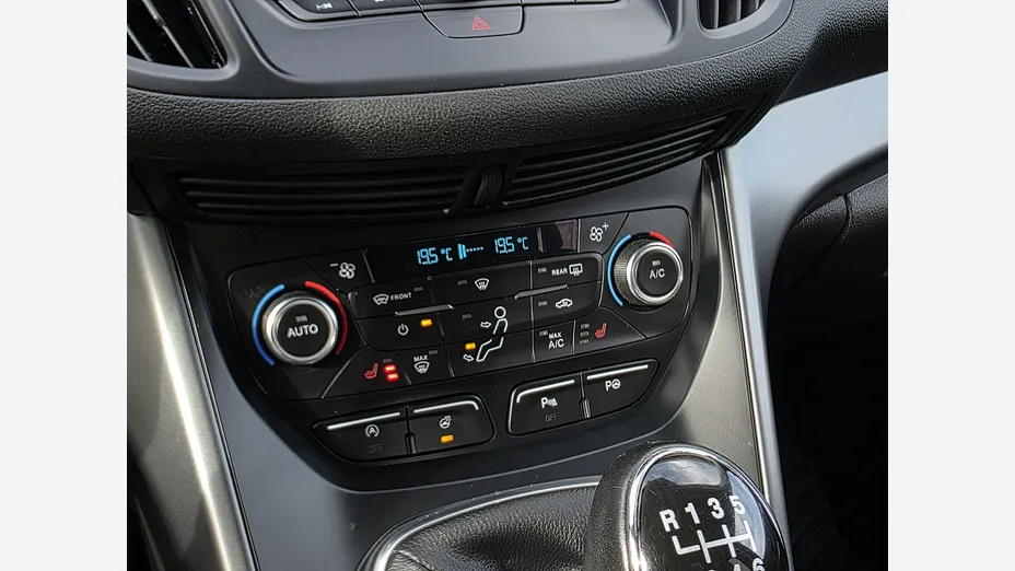 FORD Kuga -