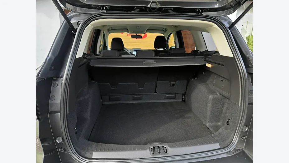 FORD Kuga -
