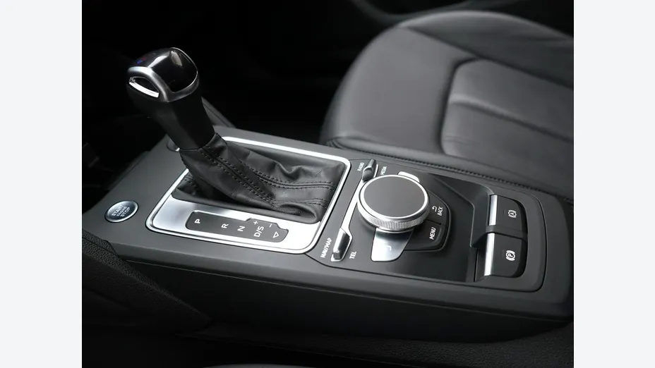 AUDI Q2 -