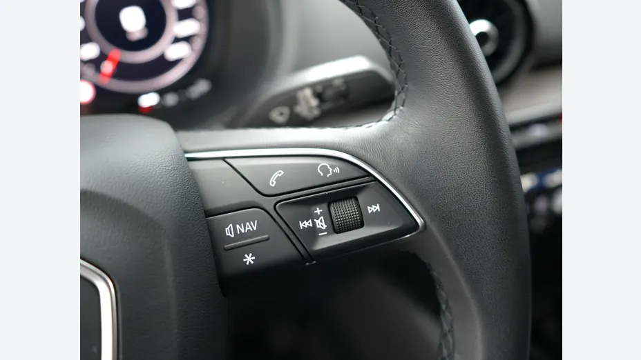 AUDI Q2 -
