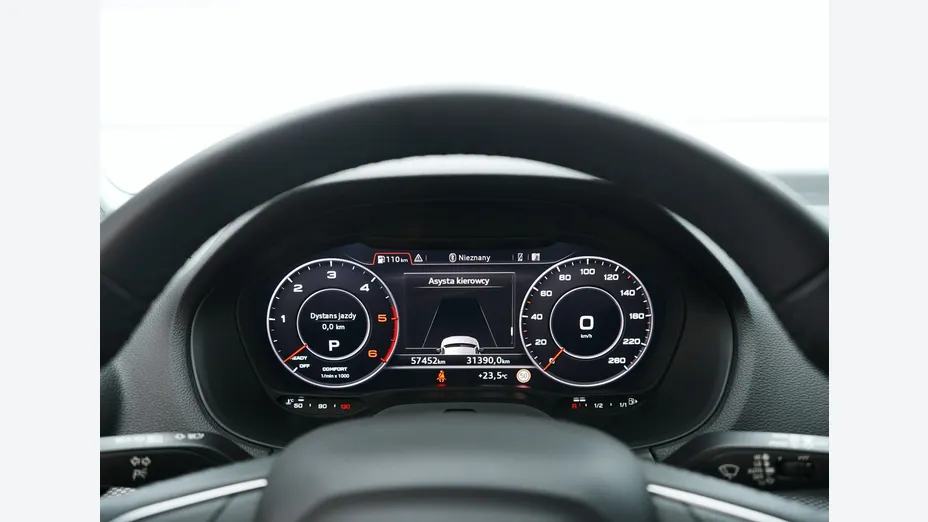 AUDI Q2 -