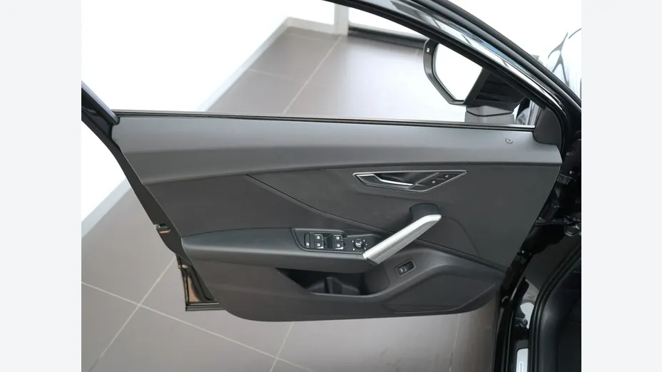 AUDI Q2 -