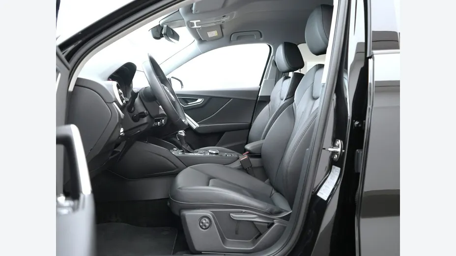 AUDI Q2 -
