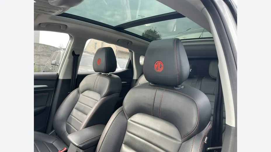 MG ZS -