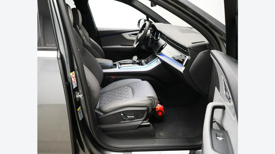 AUDI Q7 -