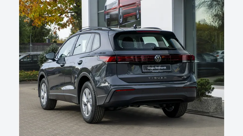 VOLKSWAGEN Tiguan -