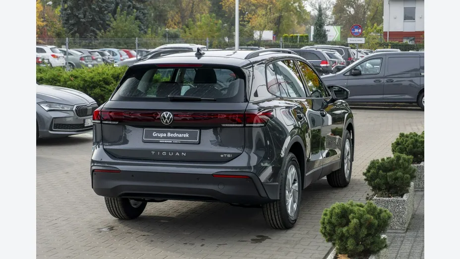 VOLKSWAGEN Tiguan -