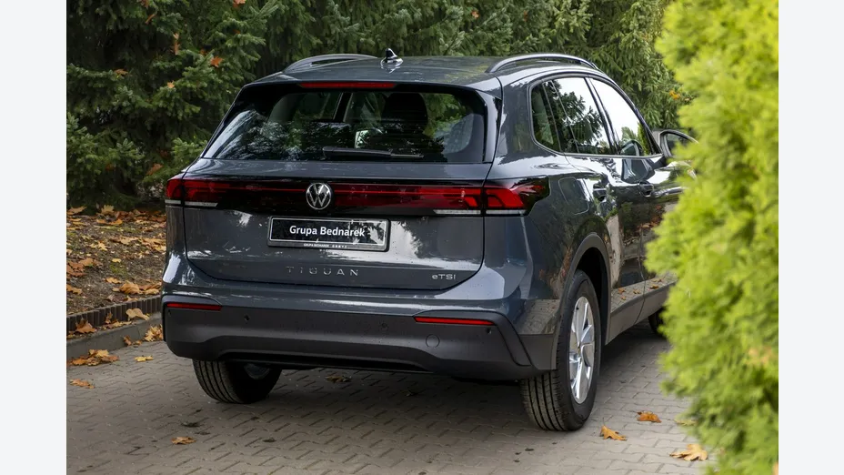 VOLKSWAGEN Tiguan -